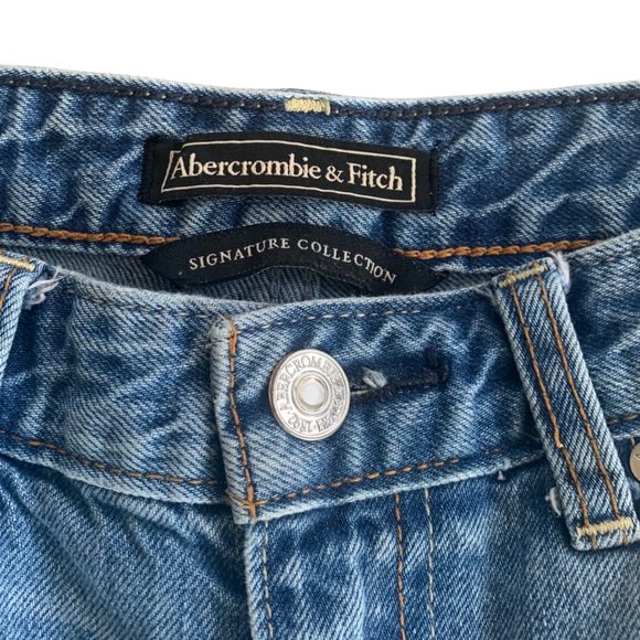 Abercrombie Medium Wash Denim Raw Hem Distressed Capri's - Picture 6 of 6